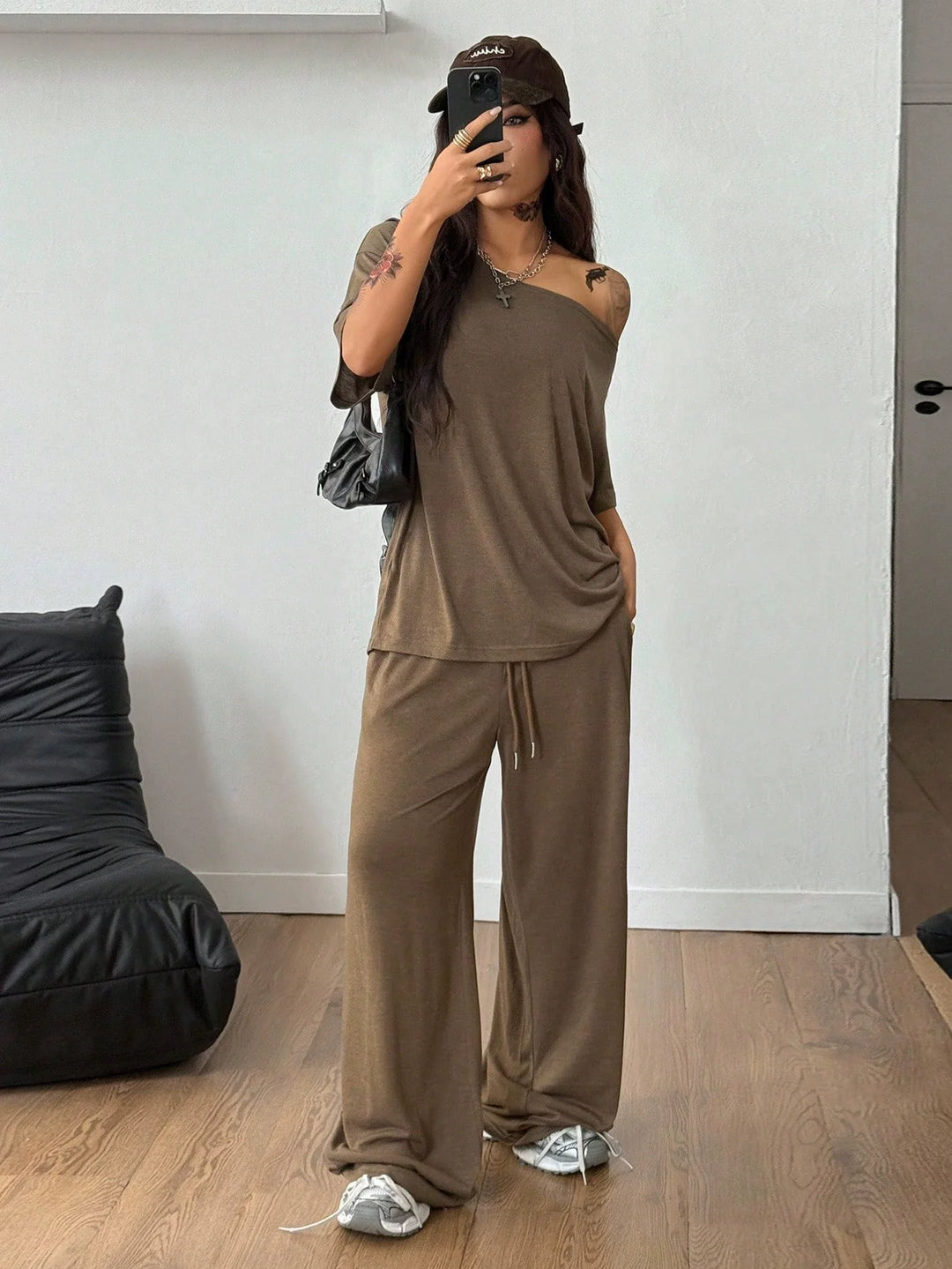 Chicbeautyy Off Shoulder T-Shirt and Wide Leg Pants Two Pieces Outfits